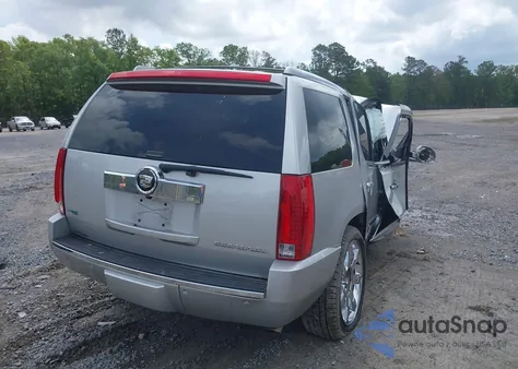 2010 Cadillac Escalade Premium из США, поврежденный, VIN 1GYUKCEF8AR168373